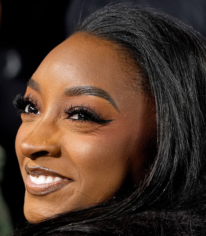 50+ Photos Of Celebrities&rsquo; Skins Up Close That Show They&rsquo;re Human Just Like Us