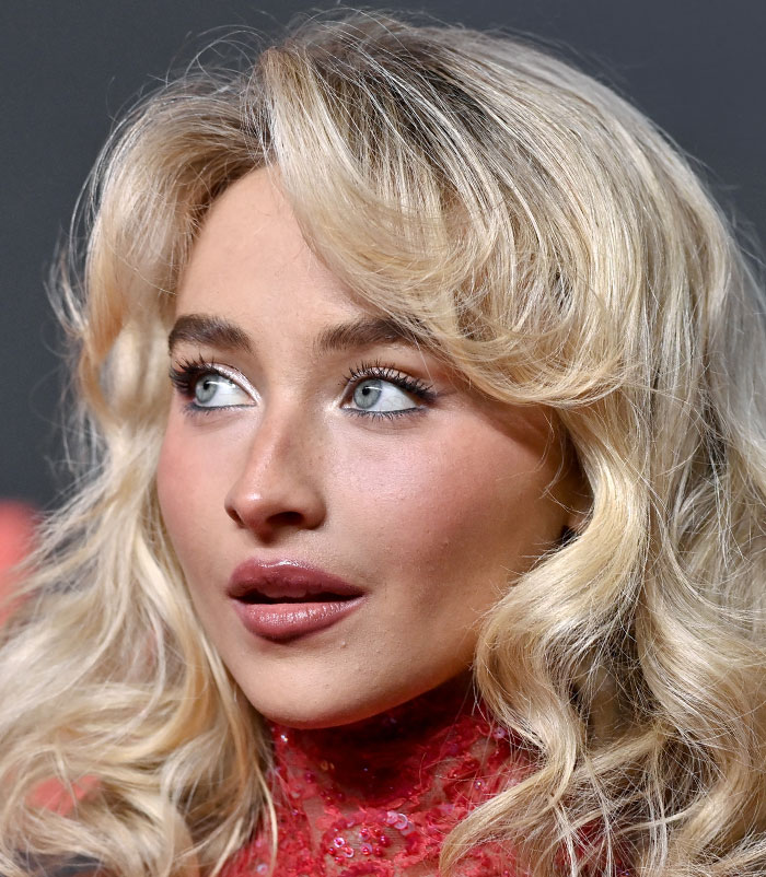 50+ Photos Of Celebrities&rsquo; Skins Up Close That Show They&rsquo;re Human Just Like Us