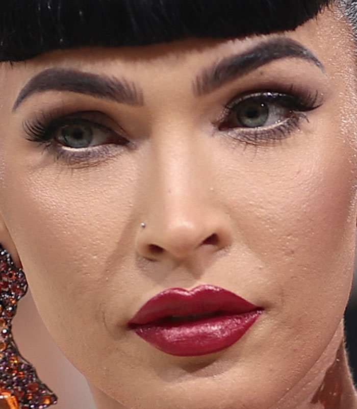 50+ Photos Of Celebrities&rsquo; Skins Up Close That Show They&rsquo;re Human Just Like Us