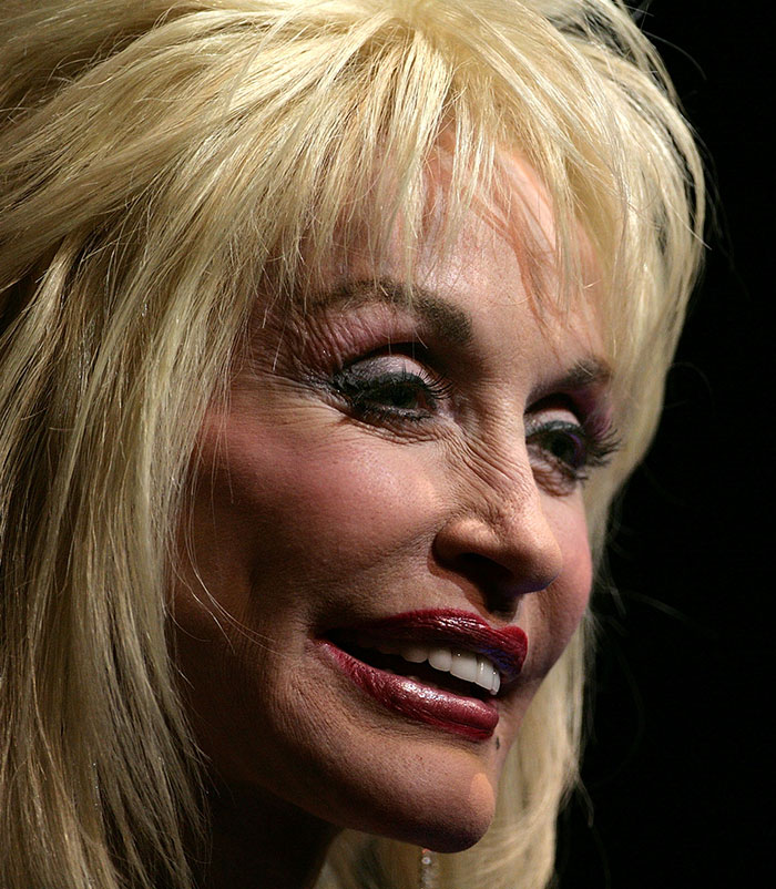 50+ Photos Of Celebrities&rsquo; Skins Up Close That Show They&rsquo;re Human Just Like Us