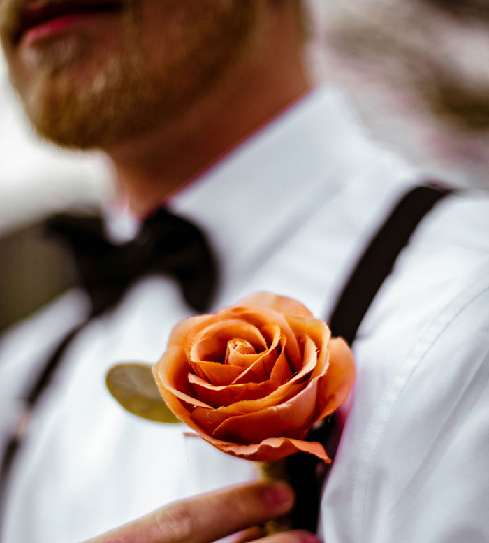 Husband Neglects Pregnant Wife After Finding His &ldquo;Chosen Family&rdquo;, She Makes Him Choose