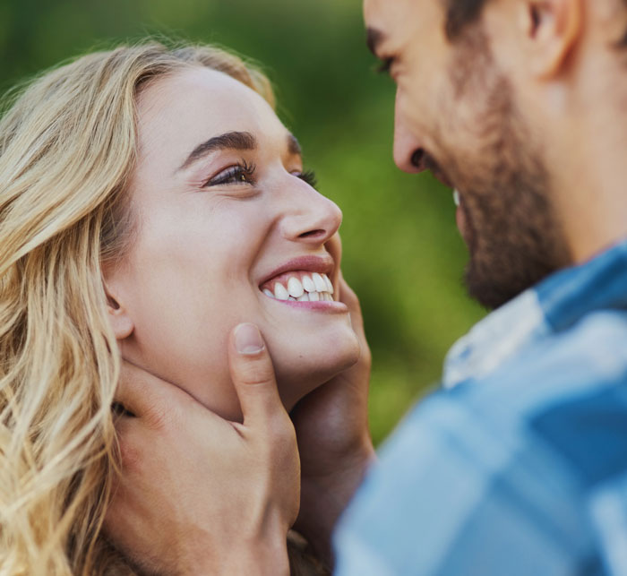 Husband Neglects Pregnant Wife After Finding His &ldquo;Chosen Family&rdquo;, She Makes Him Choose