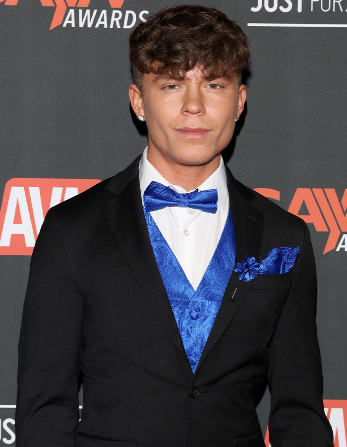 Man Dating Dad-Aged Partner Defends Relationship Despite Past Attraction To Women