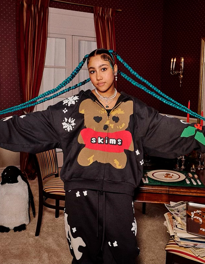 “The Queen Of K-Legs”: Kim Kardashian&rsquo;s Daughter Sparks Concern As Fans Notice How She Walks