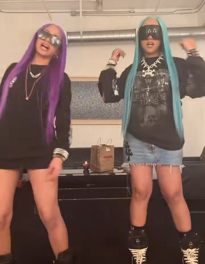 “The Queen Of K-Legs”: Kim Kardashian&rsquo;s Daughter Sparks Concern As Fans Notice How She Walks