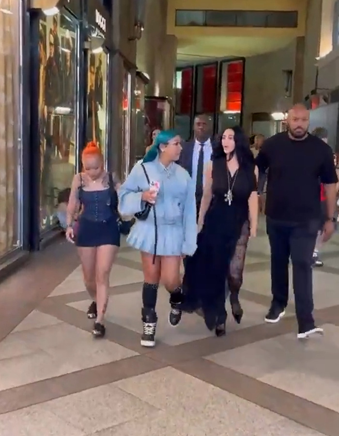 “The Queen Of K-Legs”: Kim Kardashian&rsquo;s Daughter Sparks Concern As Fans Notice How She Walks