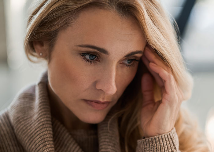 Teacher Grabs Kids In Front Of Mom, Can’t Believe She’s Called Out For It Teacher Grabs Kids In Front Of Mom, Can’t Believe She’s Called Out For It