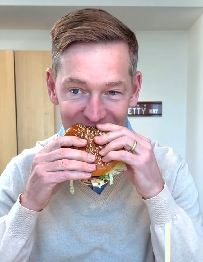 “How Old Are We?”: McDonald’s CEO Blames His Mom For His Viral Big Arch Burger Reaction “How Old Are We?”: McDonald’s CEO Blames His Mom For His Viral Big Arch Burger Reaction