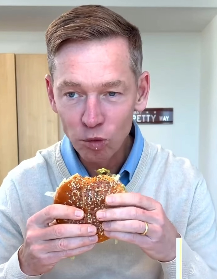 “How Old Are We?”: McDonald’s CEO Blames His Mom For His Viral Big Arch Burger Reaction “How Old Are We?”: McDonald’s CEO Blames His Mom For His Viral Big Arch Burger Reaction