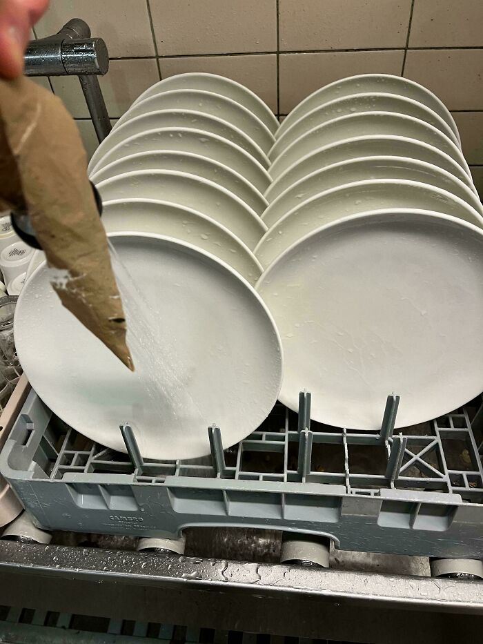 &ldquo;Kitchen Confidential&rdquo;: Restaurant Workers Reveal Industry Secrets And Jokes In 77 Posts (New Pics)