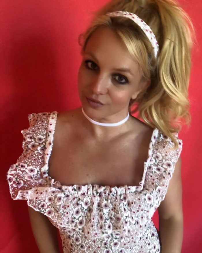 “She Hit Rock Bottom”: After Turbulent Weeks And Arrest, Britney Spears Checks Herself Into A Clinic “She Hit Rock Bottom”: After Turbulent Weeks And Arrest, Britney Spears Checks Herself Into A Clinic