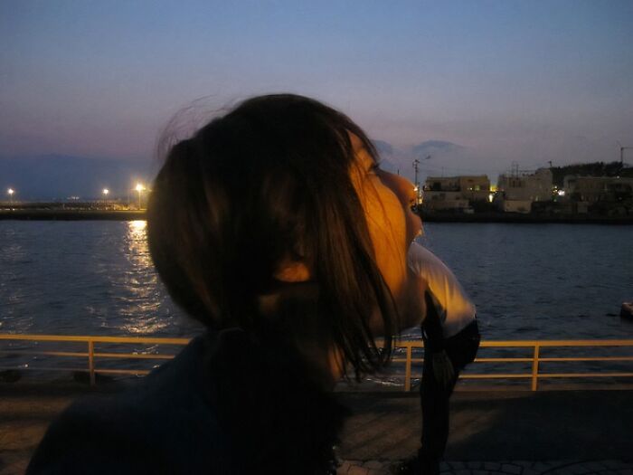 54 Hilarious And Creative Poses That People Somehow Pulled Off Perfectly 54 Hilarious And Creative Poses That People Somehow Pulled Off Perfectly