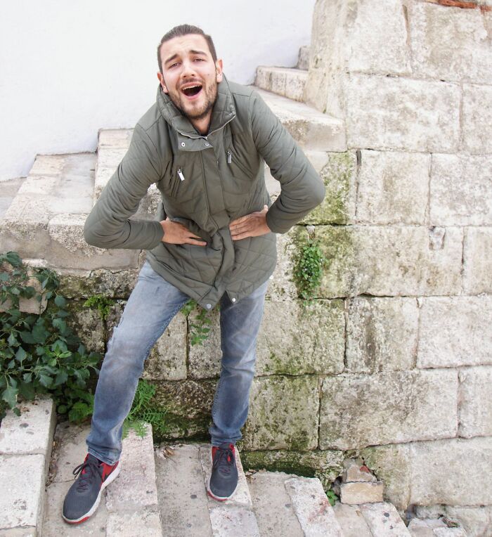 54 Hilarious And Creative Poses That People Somehow Pulled Off Perfectly 54 Hilarious And Creative Poses That People Somehow Pulled Off Perfectly