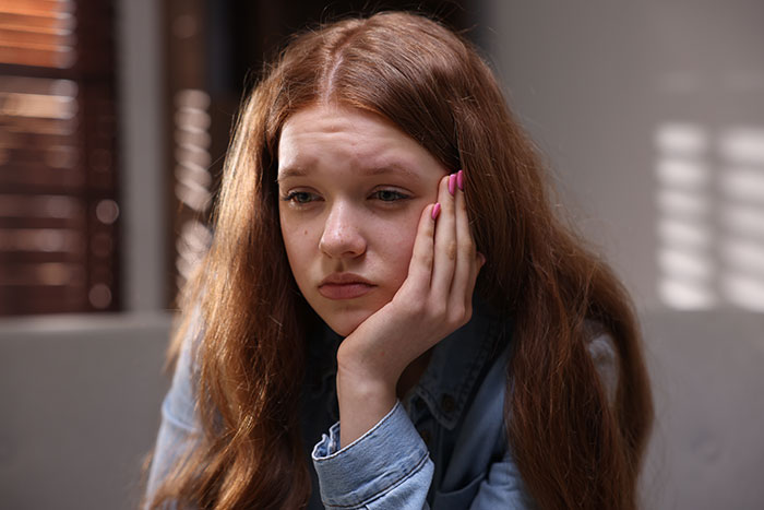 Teen Stomps On Cousin’s Hand With High Heels, Calls It An “Accident,” Aunt Weighs Calling Police