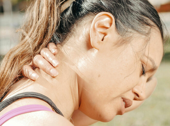 Doctors Issue Warning About “Buffalo Hump” That Could Point To Serious Health Issues