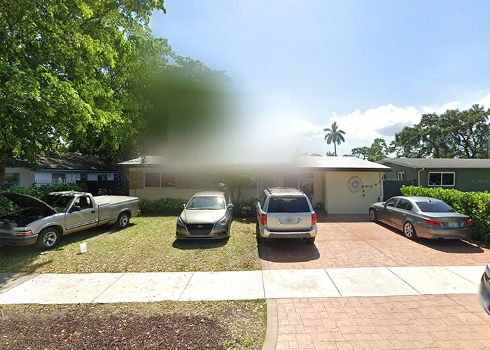 “Some Jeffrey Epstein Stuff”: Florida Couple Books An Airbnb, Ends Up Needing Police Help To Escape