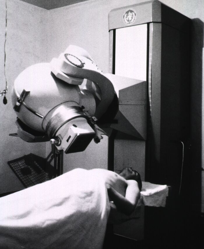 29 Medical Devices From The Past That Might Make You Grateful For Modern Healthcare (New Pics) 29 Medical Devices From The Past That Might Make You Grateful For Modern Healthcare (New Pics)