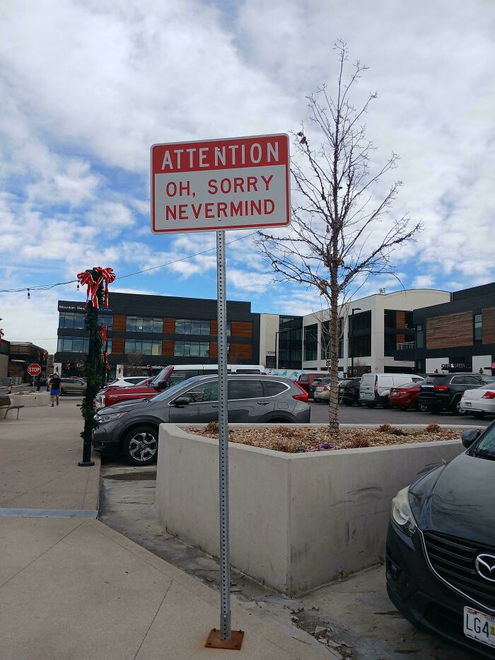 &ldquo;There Are Bees&rdquo;: 65 Signs That Are As Confusing As They Are Funny (New Pics)