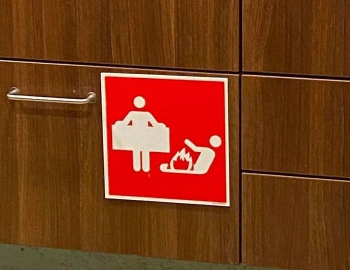 &ldquo;There Are Bees&rdquo;: 65 Signs That Are As Confusing As They Are Funny (New Pics)