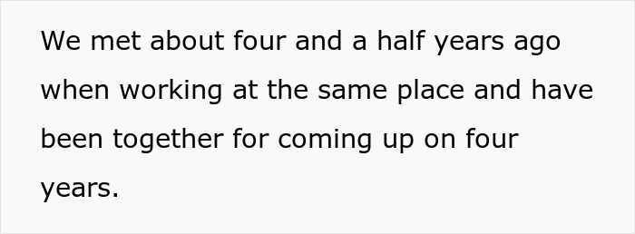 Woman Upset BF’s Friend Won’t Move Out After Finding A Job, Learns The Truth About Their Relationship Woman Upset BF’s Friend Won’t Move Out After Finding A Job, Learns The Truth About Their Relationship