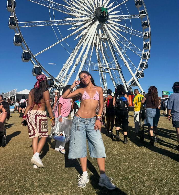 Influencer Spirals Out In Viral Video As She Tries On Stylist’s Bizarre Coachella Outfits Influencer Spirals Out In Viral Video As She Tries On Stylist’s Bizarre Coachella Outfits