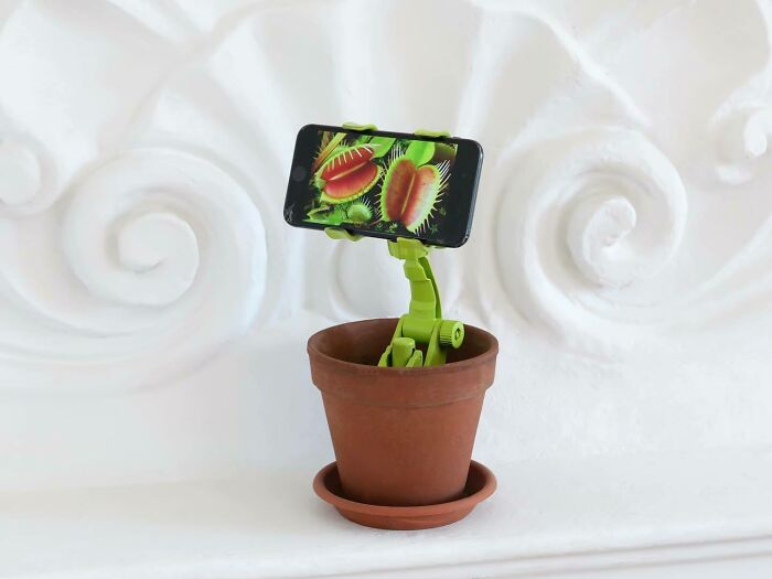 30 Times This Swiss Artist Twisted Everyday Objects Into Thought-Provoking Sculptures 30 Times This Swiss Artist Twisted Everyday Objects Into Thought-Provoking Sculptures