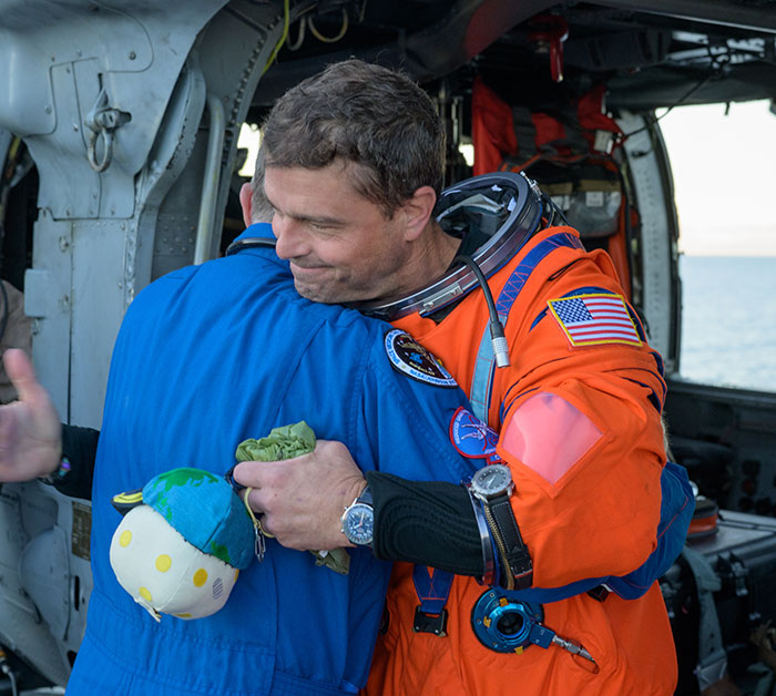 “Not Something I Was Going To Do”: Artemis II Commander Blatantly Breaks NASA Protocol With Bold Move “Not Something I Was Going To Do”: Artemis II Commander Blatantly Breaks NASA Protocol With Bold Move