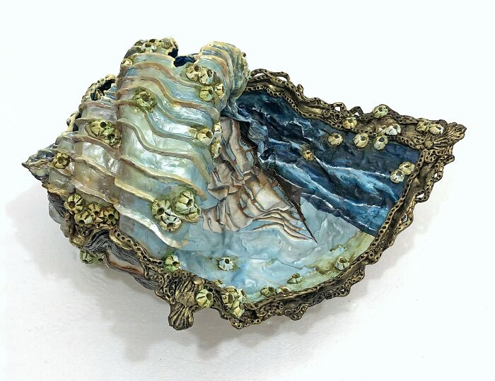 This Artist Turns Beautiful Paintings Into Haunting Ruins Of Memory (30 Pics) This Artist Turns Beautiful Paintings Into Haunting Ruins Of Memory (30 Pics)