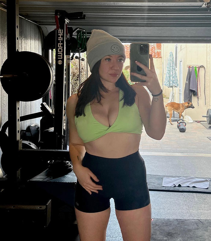 Woman&rsquo;s Breasts Regrow After Undergoing Reduction, Leaving Internet Baffled