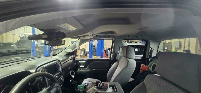 81 Times Car Mechanics Had To Take Pics Of What They Were Dealing With To Make Others Believe Them (New Pics) 81 Times Car Mechanics Had To Take Pics Of What They Were Dealing With To Make Others Believe Them (New Pics)