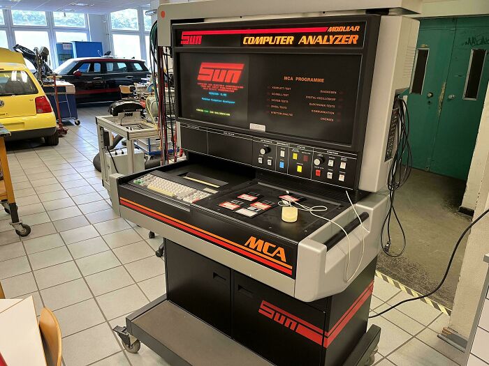 81 Times Car Mechanics Had To Take Pics Of What They Were Dealing With To Make Others Believe Them (New Pics) 81 Times Car Mechanics Had To Take Pics Of What They Were Dealing With To Make Others Believe Them (New Pics)