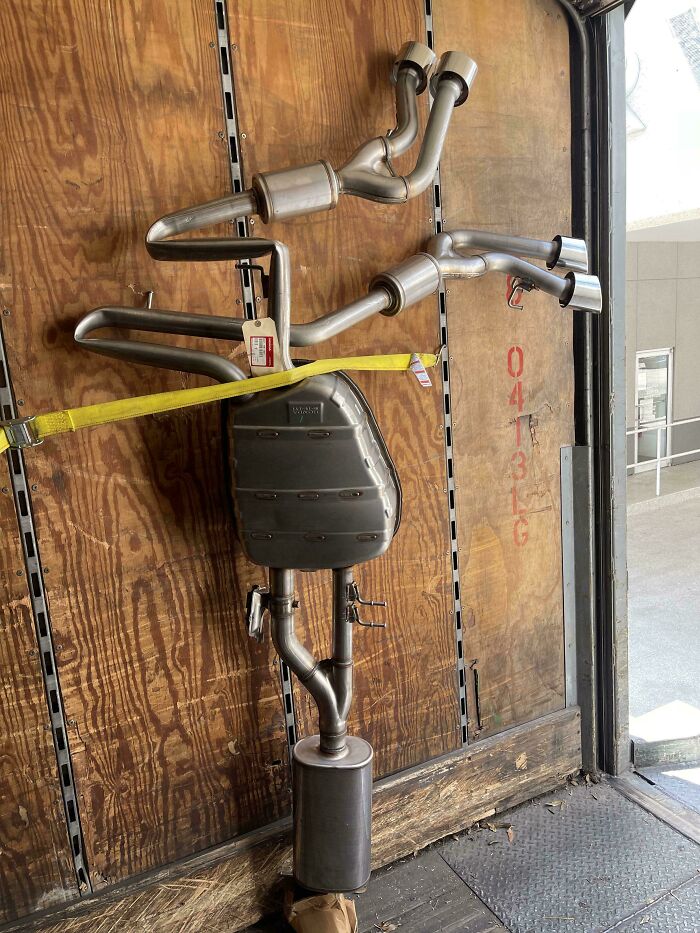 81 Times Car Mechanics Had To Take Pics Of What They Were Dealing With To Make Others Believe Them (New Pics) 81 Times Car Mechanics Had To Take Pics Of What They Were Dealing With To Make Others Believe Them (New Pics)