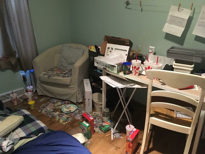 65 Times People Were So Appalled By Their Siblings, They Questioned If They Really Had The Same Parents (New Pics) 65 Times People Were So Appalled By Their Siblings, They Questioned If They Really Had The Same Parents (New Pics)