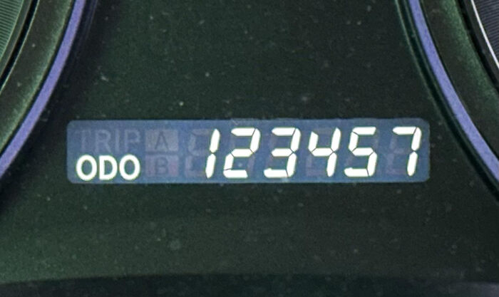 65 Times People Were So Appalled By Their Siblings, They Questioned If They Really Had The Same Parents (New Pics) 65 Times People Were So Appalled By Their Siblings, They Questioned If They Really Had The Same Parents (New Pics)