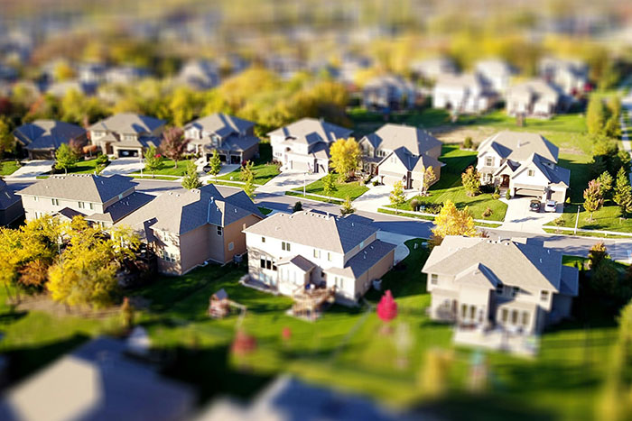 Woman Takes Petty Revenge Against Entitled Neighbor Who Blocked Her Driveway, Scares Away His Customers