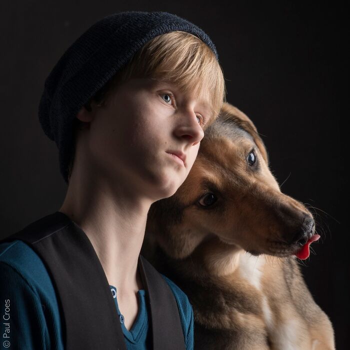 Emotional Portraits Of Human And Animal Bonds Captured By This Photographer (58 Pics)
