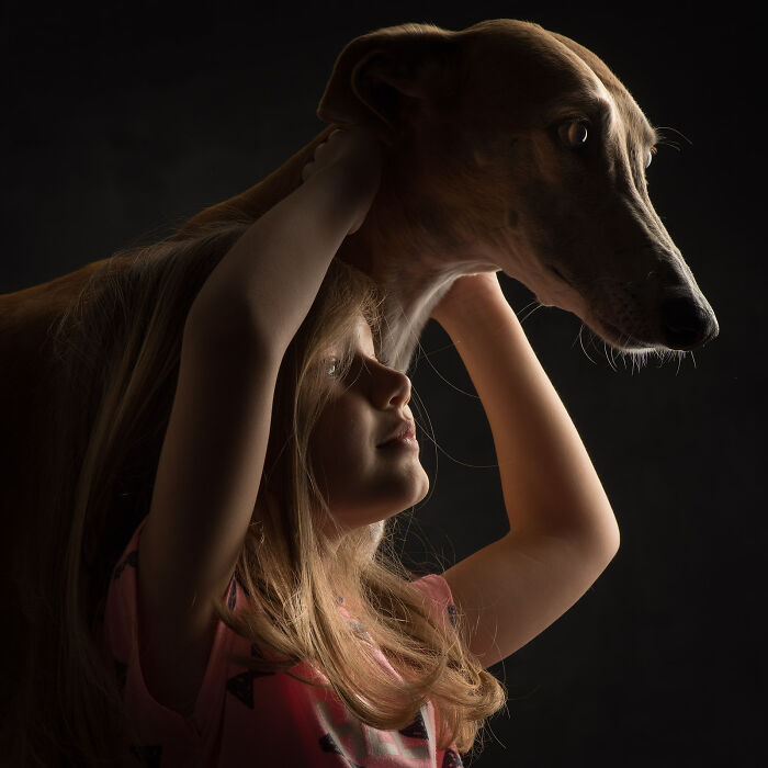 Emotional Portraits Of Human And Animal Bonds Captured By This Photographer (58 Pics)