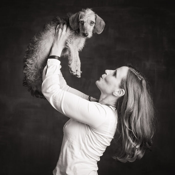 Emotional Portraits Of Human And Animal Bonds Captured By This Photographer (58 Pics)