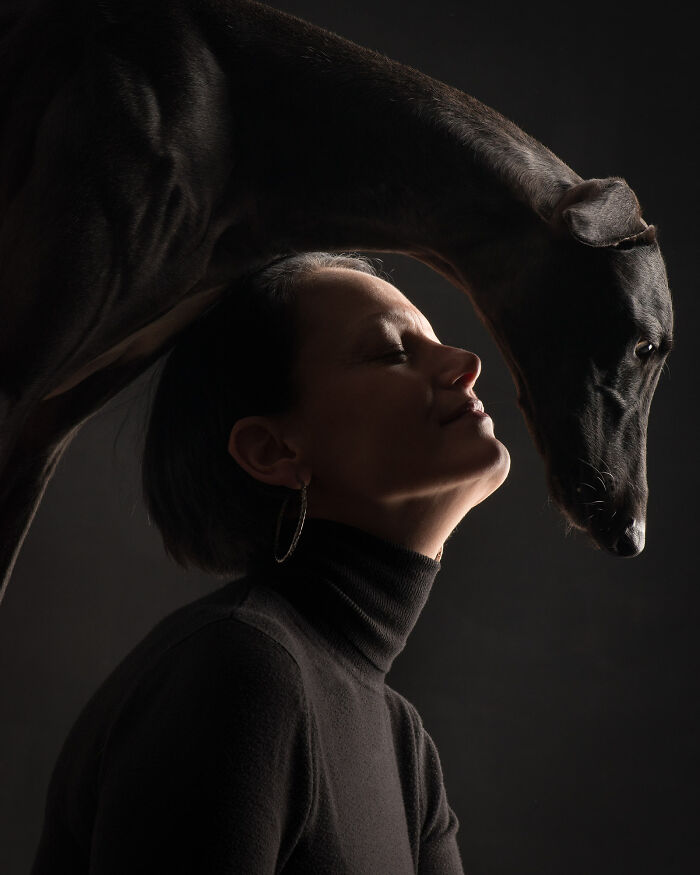 Emotional Portraits Of Human And Animal Bonds Captured By This Photographer (58 Pics)