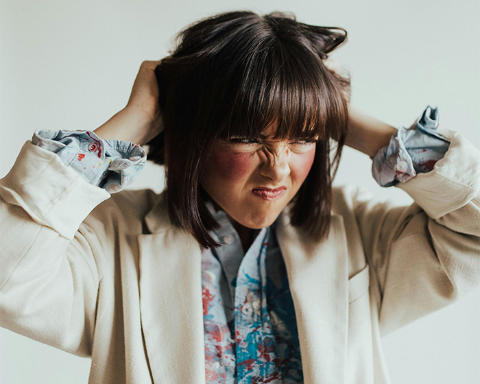 Neighbor Sparks Feud After Sticking Horrifying Fat-Shaming Note On Woman’s Apartment Neighbor Sparks Feud After Sticking Horrifying Fat-Shaming Note On Woman’s Apartment