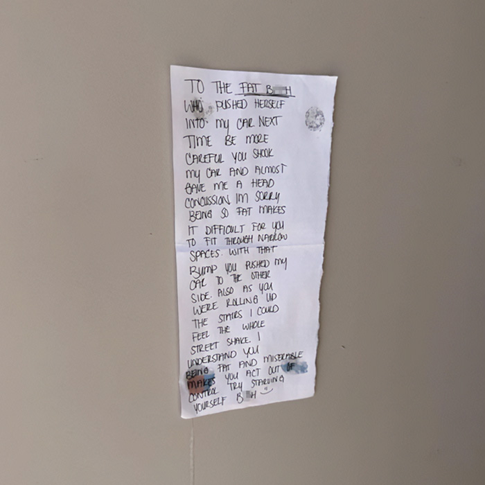 Neighbor Sparks Feud After Sticking Horrifying Fat-Shaming Note On Woman’s Apartment Neighbor Sparks Feud After Sticking Horrifying Fat-Shaming Note On Woman’s Apartment