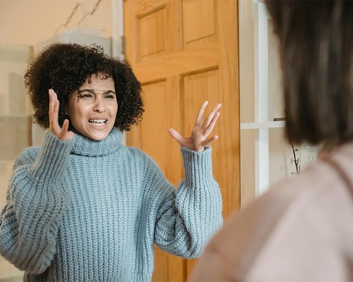 Neighbor Sparks Feud After Sticking Horrifying Fat-Shaming Note On Woman’s Apartment Neighbor Sparks Feud After Sticking Horrifying Fat-Shaming Note On Woman’s Apartment