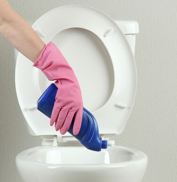 A Woman Cleaned The Bathroom And Ended Up Losing Her Life, Here&rsquo;s What Happened