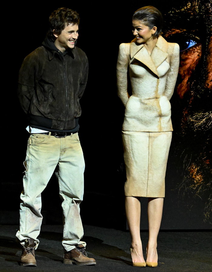 “Wearing Dried Human Skin”: Zendaya’s “Eerie” Look At CinemaCon Sparks Brutal Reactions Online “Wearing Dried Human Skin”: Zendaya’s “Eerie” Look At CinemaCon Sparks Brutal Reactions Online