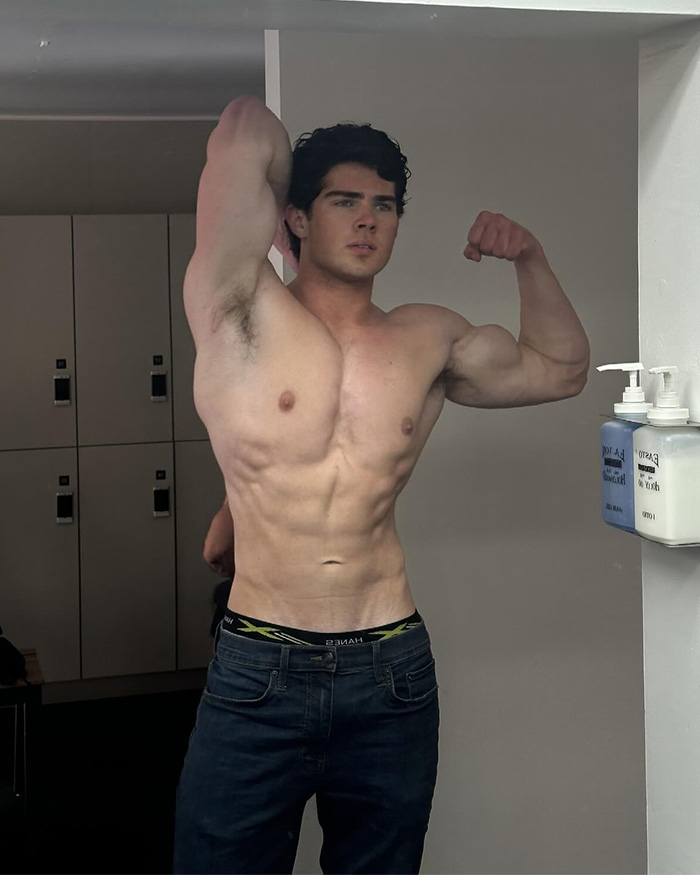 ‘Looksmaxxing’ Influencer Clavicular Breaks Silence After ‘Brutal’ Hospitalization Following Live Incident ‘Looksmaxxing’ Influencer Clavicular Breaks Silence After ‘Brutal’ Hospitalization Following Live Incident