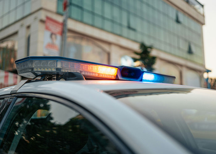 41 Funny, Scary And Wild Stories About Police Chasing The Wrong Person