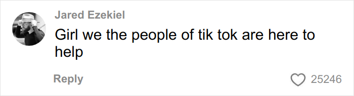 Woman Shares Horrible Engagement Photos She Paid $725 For, Photographer’s Excuse Leaves People Baffled