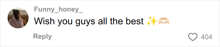 Woman Shares Horrible Engagement Photos She Paid $725 For, Photographer’s Excuse Leaves People Baffled