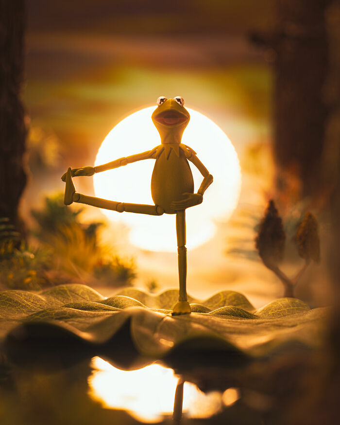 This Photographer Creates Incredible Movie Mashups Using Action Figures, Dioramas, And Clever Editing (54 Pics)