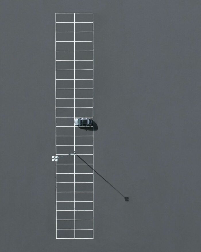 This Photographer Turns Buildings, Windows, And Empty Space Into 55 Mesmerizing Minimalist Scenes